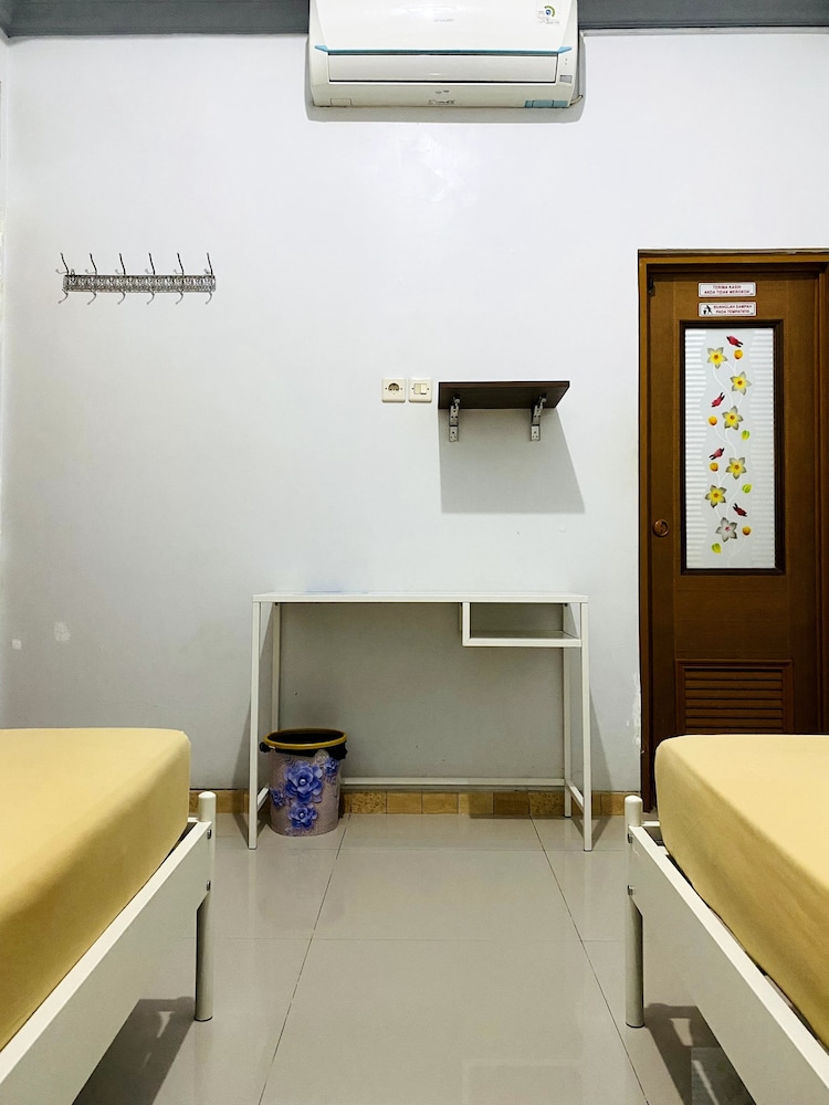 IB Homestay Syariah by EcommerceLoka, Tegal - 21