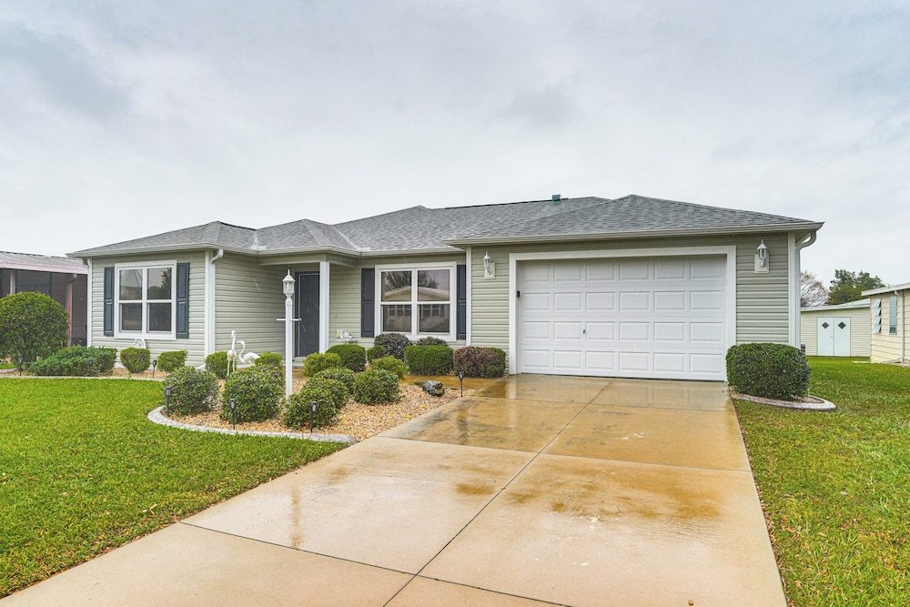 1 Mi to Spanish Springs Square: The Villages Home!