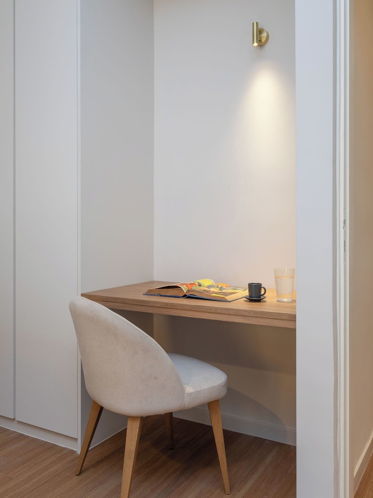 The Beehive Apartments