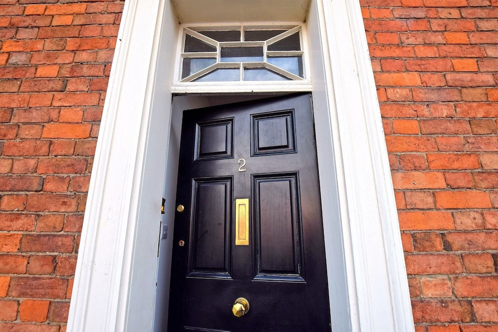 Derby 2 Bed House - University & City