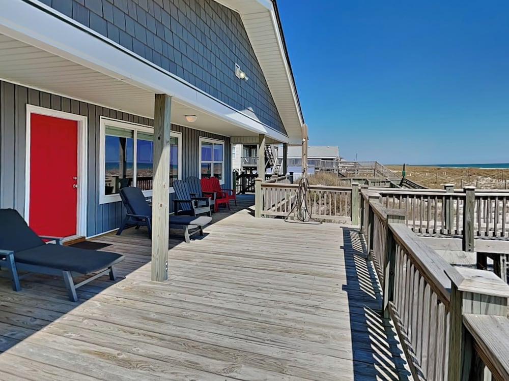 Sea Paradise Cottage by Topsail Realty