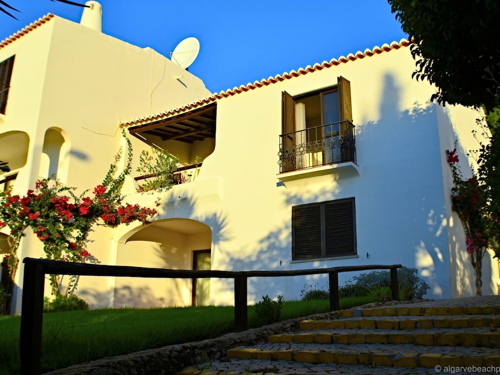 Attractive Apartment in Albufeira With sea View view 3