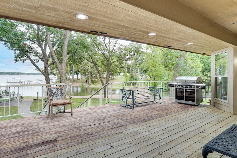 Bring Your Boat! Lakefront Home w/ Dock in Grove