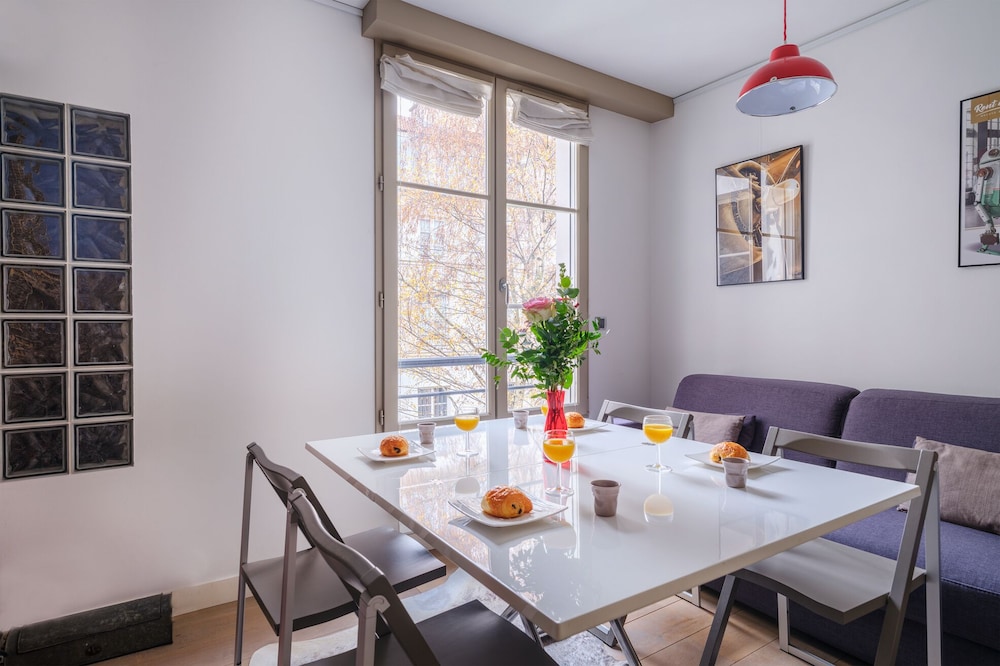 Paris Marais Bouquet Residence