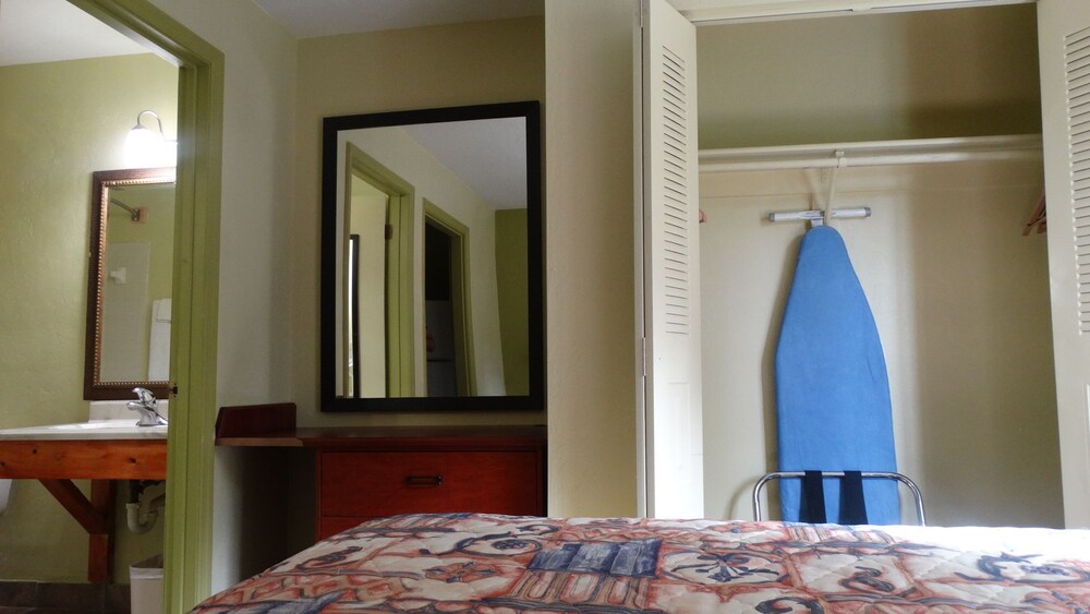 Budget Inn