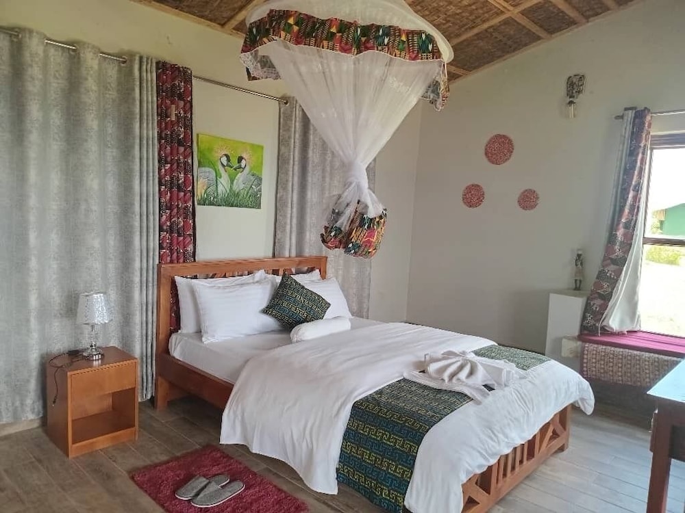 ngirisi hill silverback lodge-bwindi
