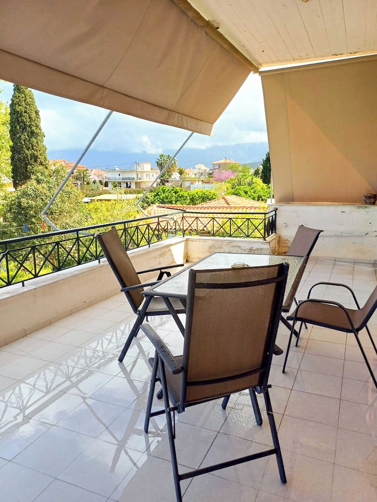 Filiatra Modern Getaway With Panoramic Views