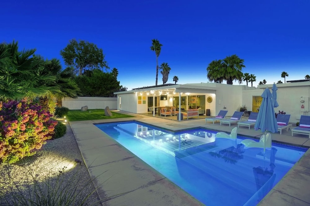 Biskra by Avantstay Classic Palm Springs Getaway W Outdoor Living Pool Permit 4869