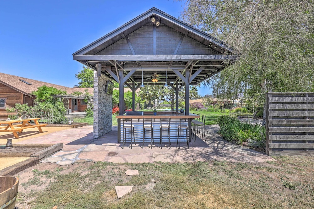 Stunning Wine Country Gem With Hot Tub Patio! - Property Image 1