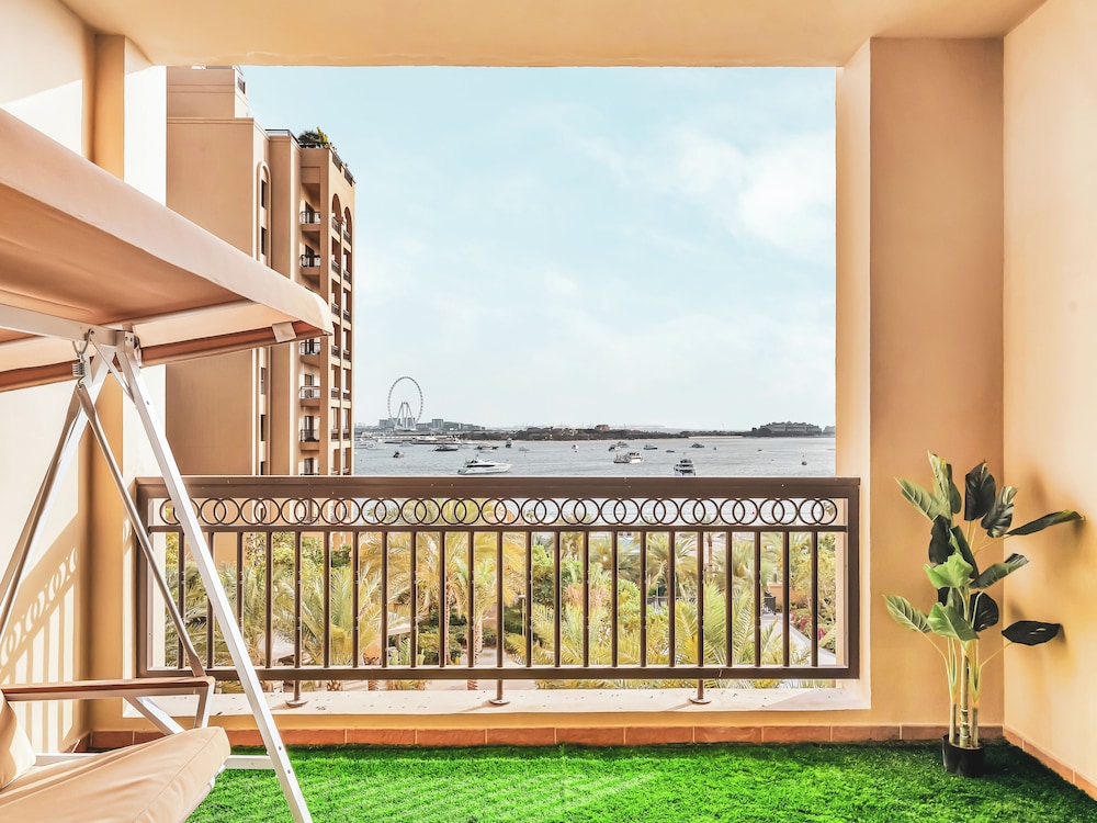 New Fairmont Residences by Propigo