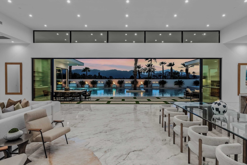 Fine Luxe Retreat w/ Pool & Hot Tub Bravo Villa #15 by Avantstay