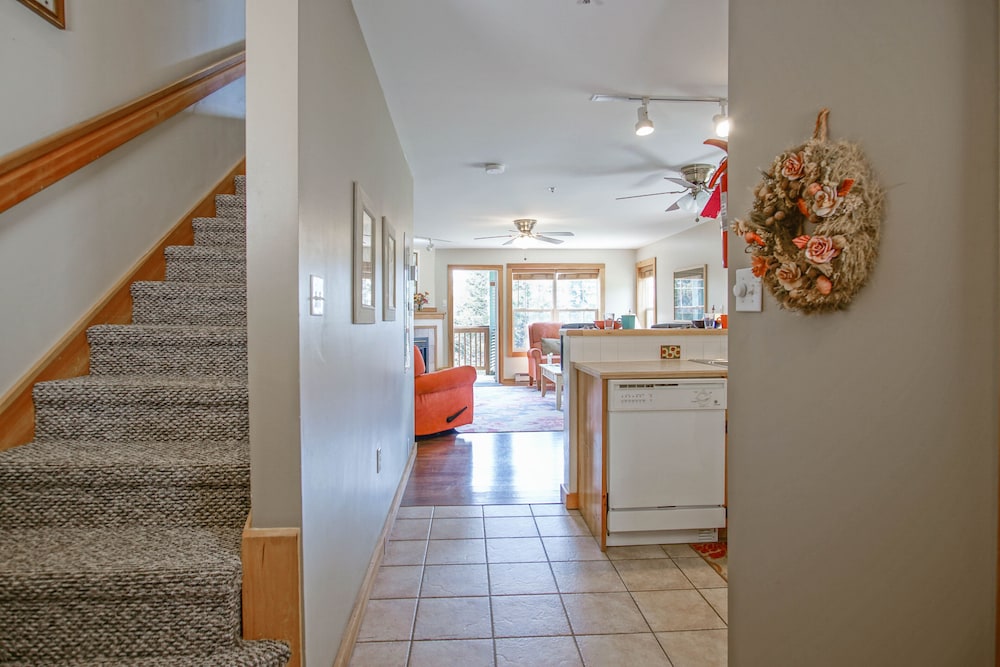 Camp 4 #21: 2 Bedrooms, 2.5 Baths: Slope Side, Gas Fireplace