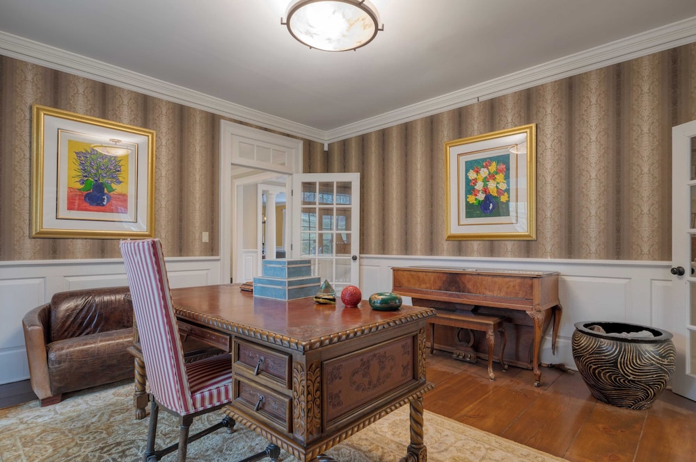 Secluded Berkshires Estate + Private Pond/pool,theater, Gym Sunny Pond