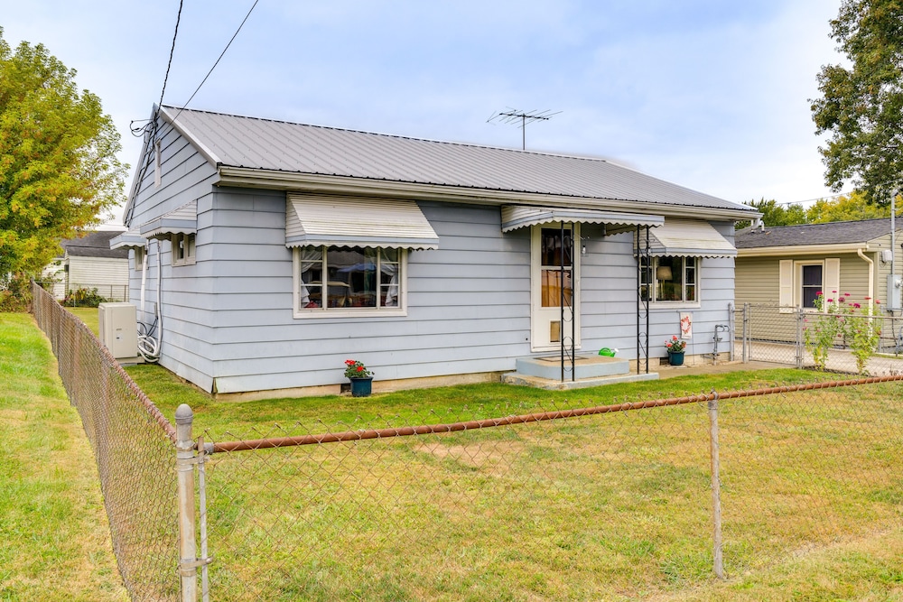 Pet-friendly Ohio Retreat w/ Patio & Fire Pit! view 4