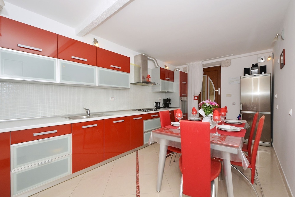 Irvin - Sweet Apartment - A1 view 4