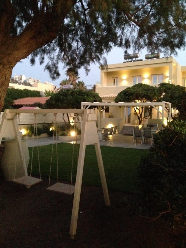 Effi Apartments