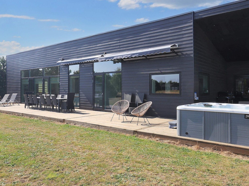 10 Person Holiday Home in Vaeggerlose view 2