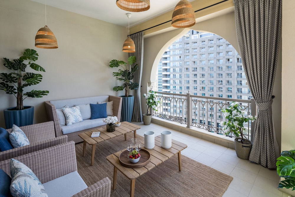 Maison Privee - Bohemian Apt w/ Amazing Seafront Views on The Palm