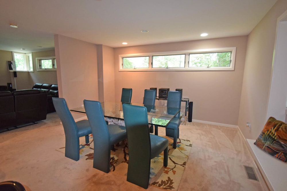 Tunnel Avenue 14106 2 Bedroom Home by RedAwning