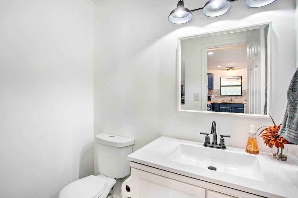 Lakefront Frankston Home w/ Guest Studio! - Property Image 43