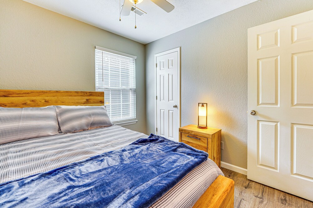 1 Mi to Dtwn: Bentonville Retreat w/ Patio