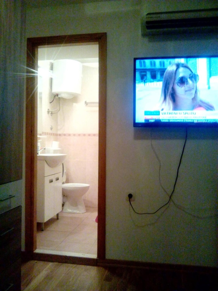 Photo 7