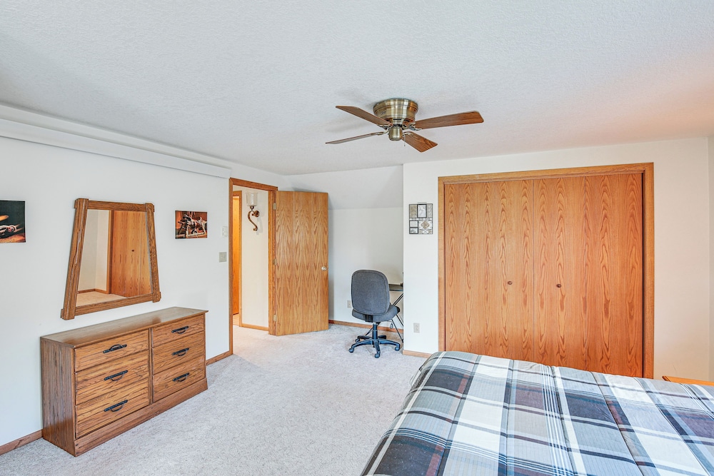Furnished Deck, Black Hills View: 'lazy U' Retreat