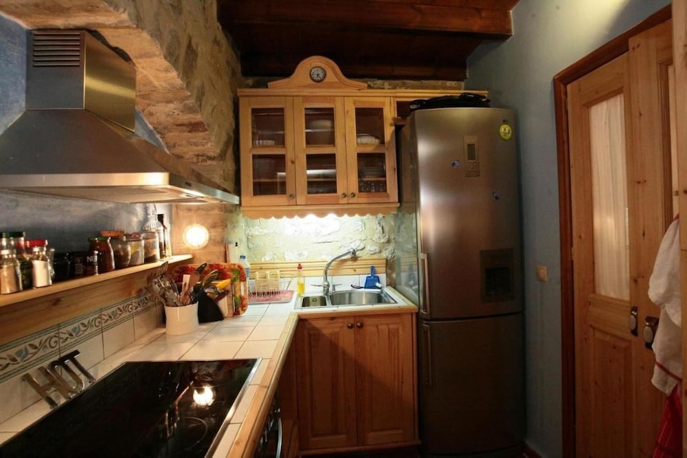 Smaragda Art Country House