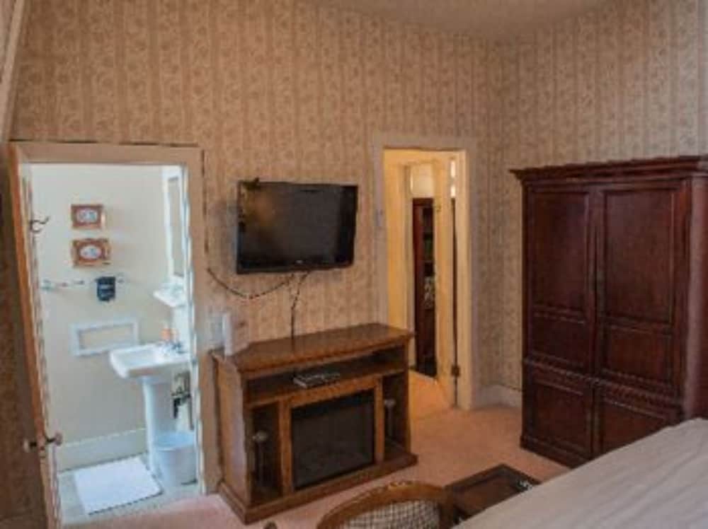 Marble Mansion Inn