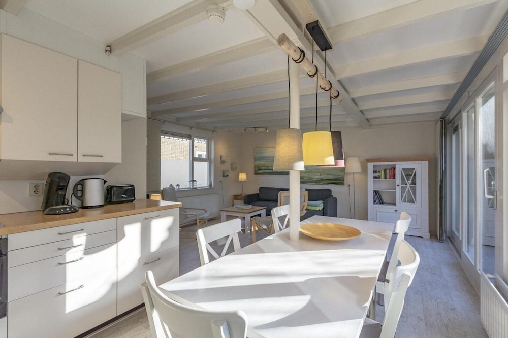 Nice Bungalow Near Beach for 5 Guest