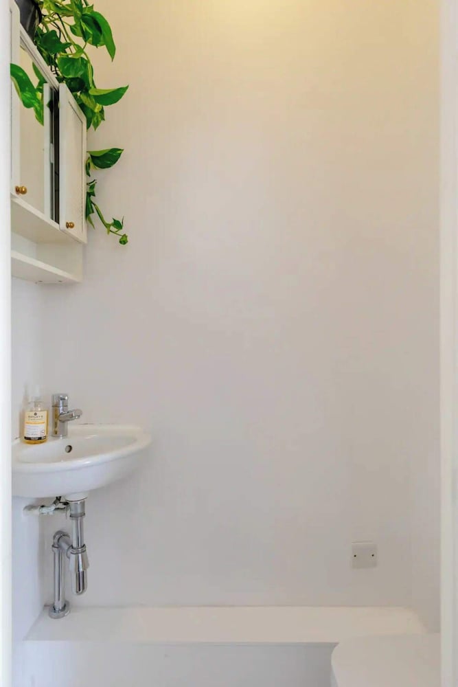 Incredibly Located Studio Flat - Camden Town
