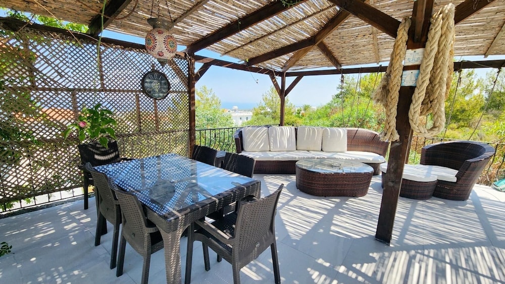 Beautiful Villa Within Easy Distance to Attraction