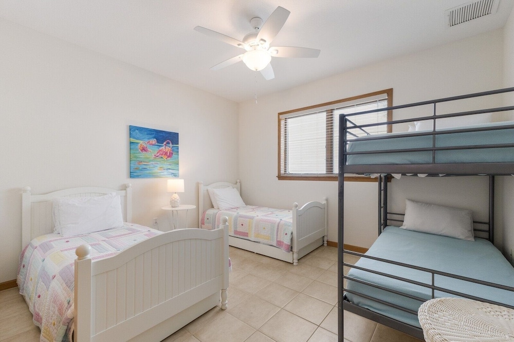Dolphin Watch 3 Bedroom Home