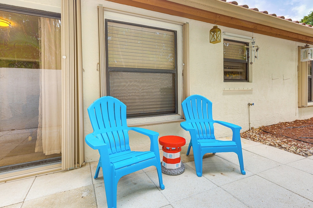 8 Mi to Stuart Beach: Home w/ Pool Access!