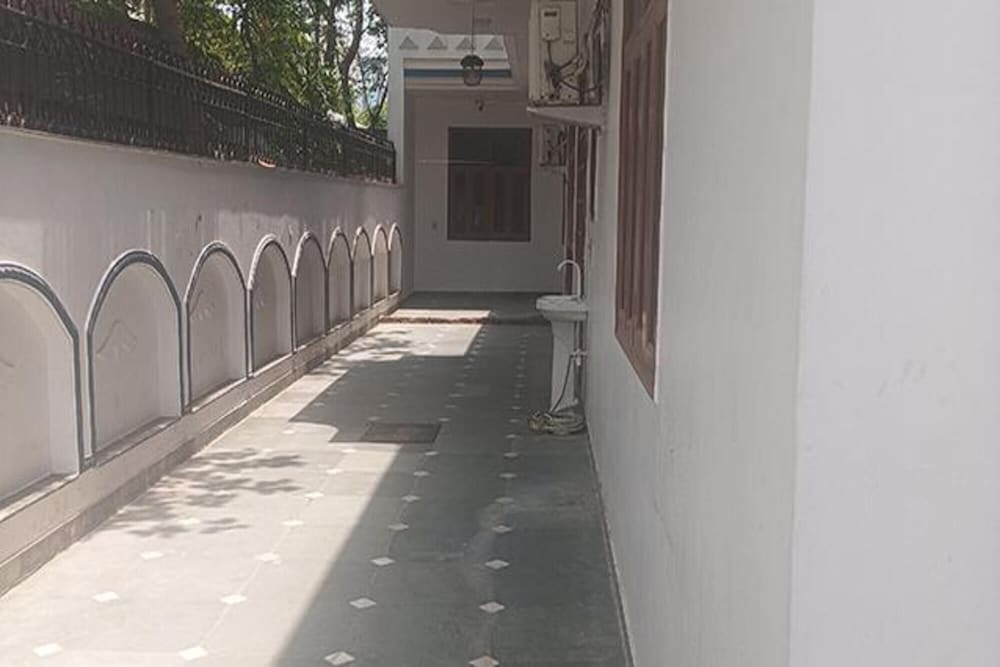 Fabhotel Noida Dreamz