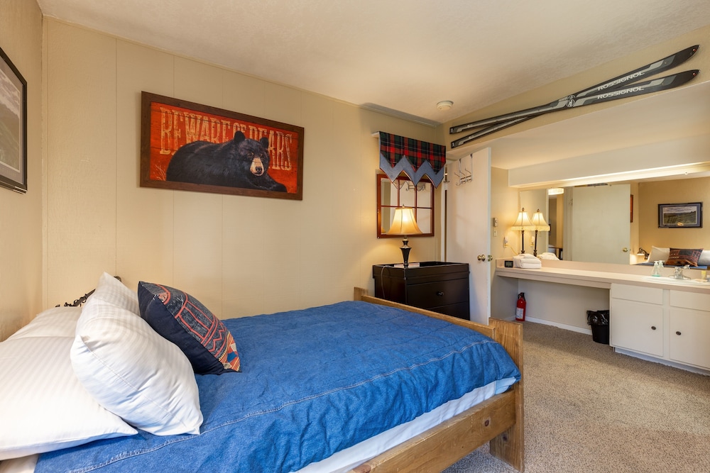 1095 Wild Irishman 2 Bedroom Condo by RedAwning view 2