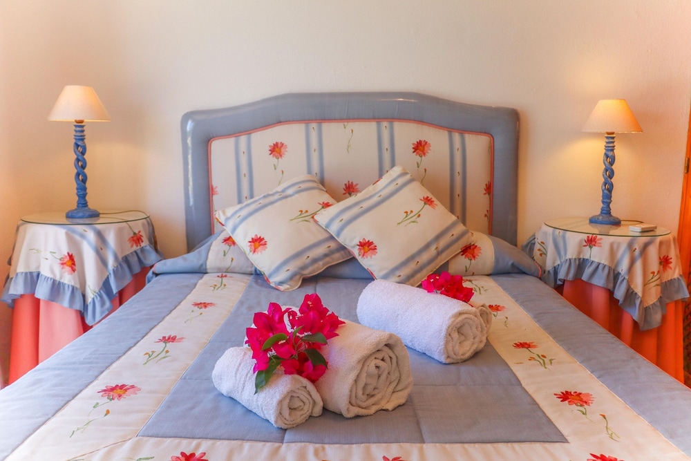 Idyllic Farm House With Huge Garden for 14pax