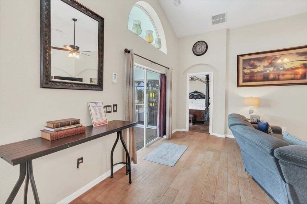 Large 4 bedroom Pool Home With Relaxing Vibes 4 Villa
