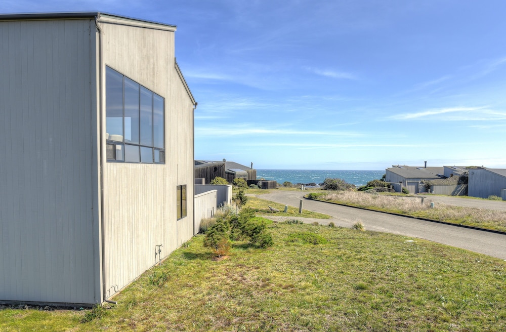 Ocean Song view 5