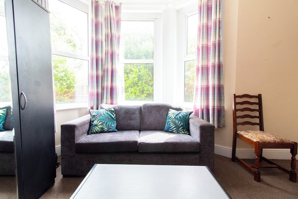 Thornbury Guest House Room 1