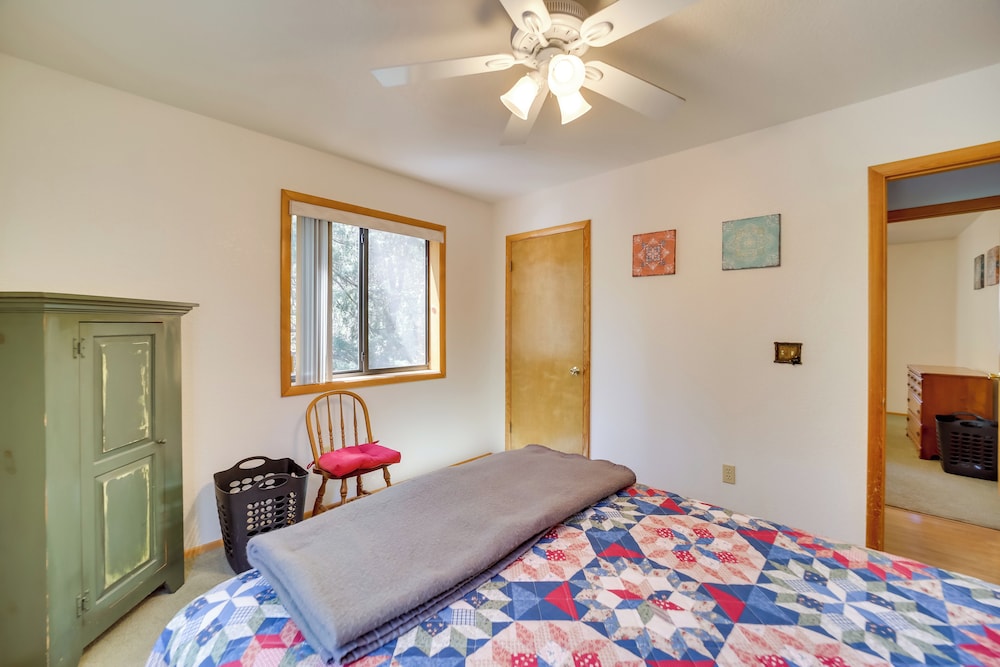 Payson Vacations - Spacious Pine Getaway w/ 2 Decks: 2 Mi to Downtown - Property Image 5