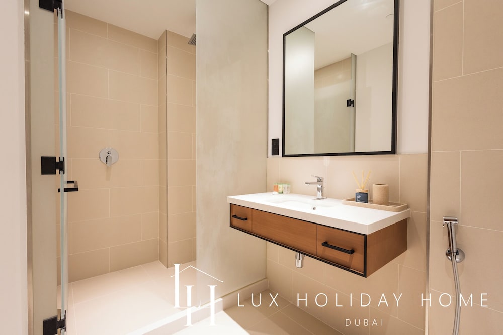 LUX The Vida Marina Residence