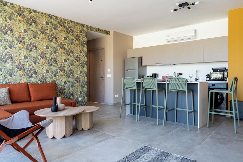 Blu Horizon - Stylish Living with Pool & Balconies in Protaras