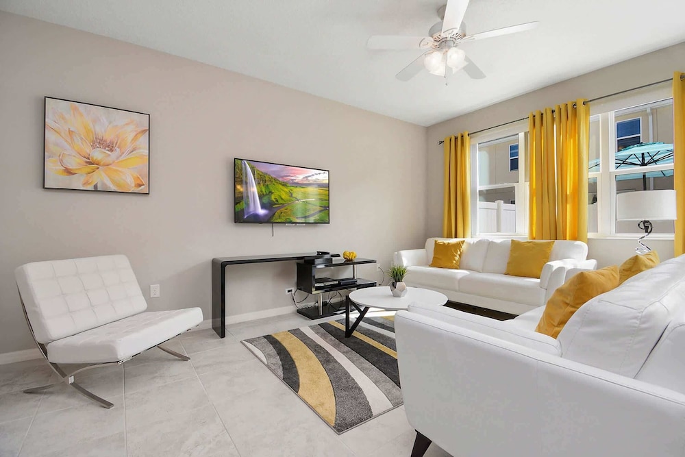 Modern 4BR Townhome Near Disney in Gated Resort