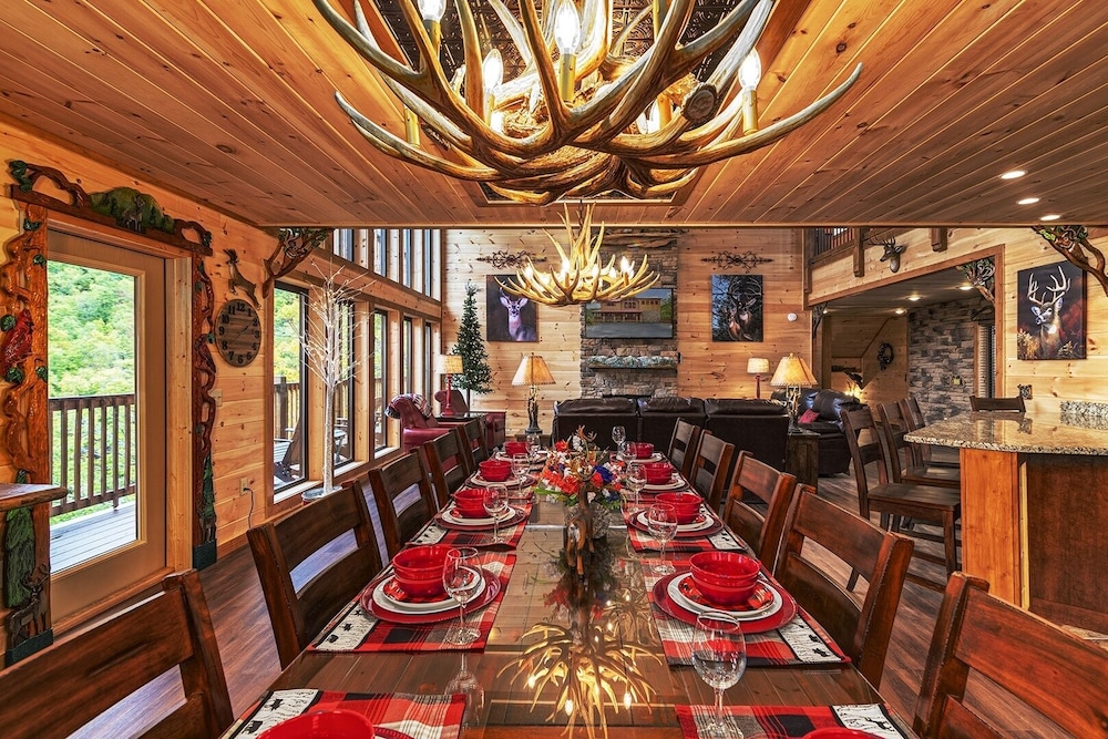 Deer Haven - 5 Bedrooms, 5 Baths, Sleeps 20 5 Cabin by RedAwning view 2
