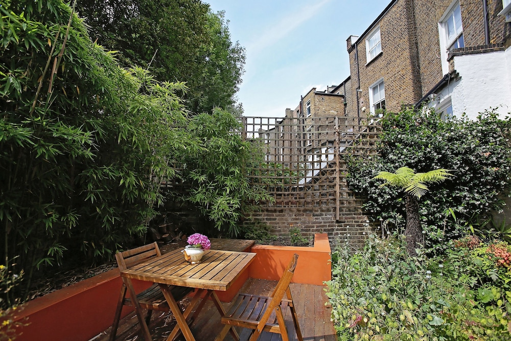 outdoor bbq area