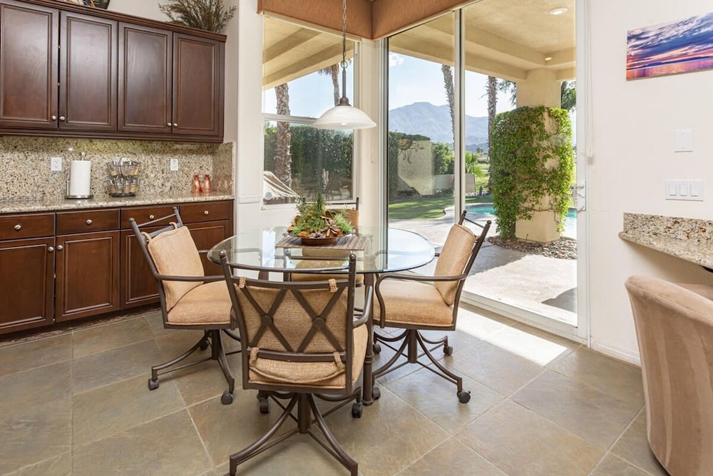 5 Star Rating Oasis Golf Pool Spa 3bed Pga West