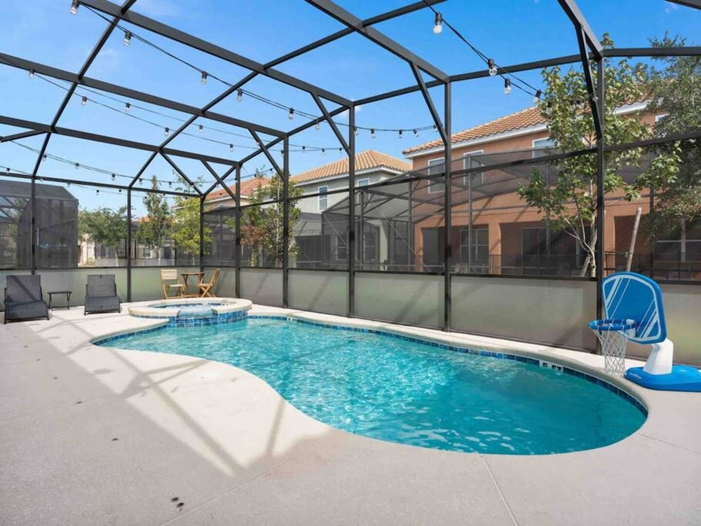 Super Blue- Sleeps 24 w Pool Movie Loft