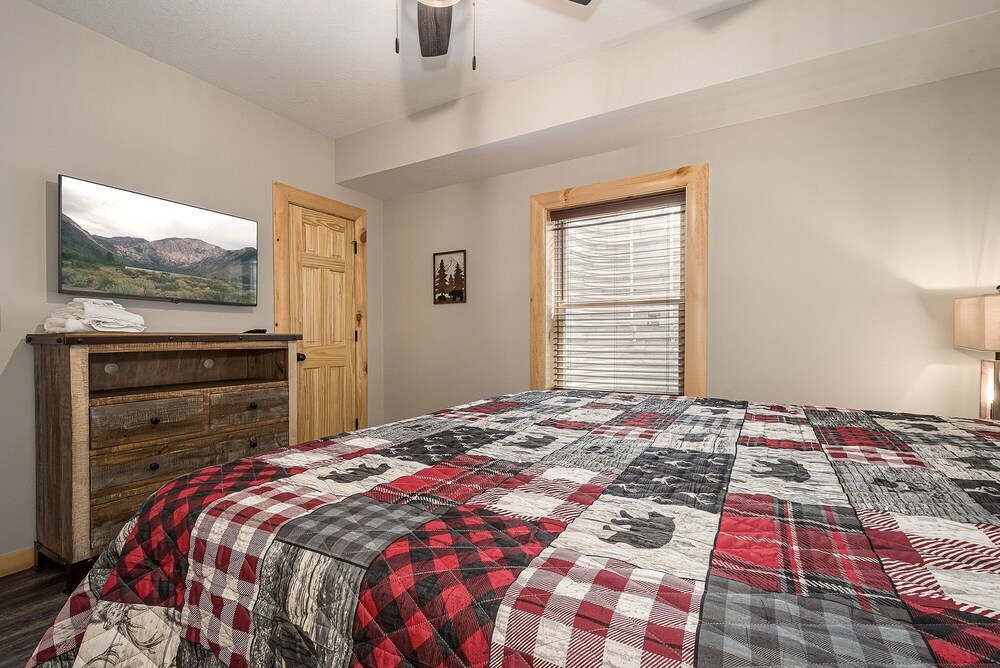 Mountain Crest Lodge - Property Image 35