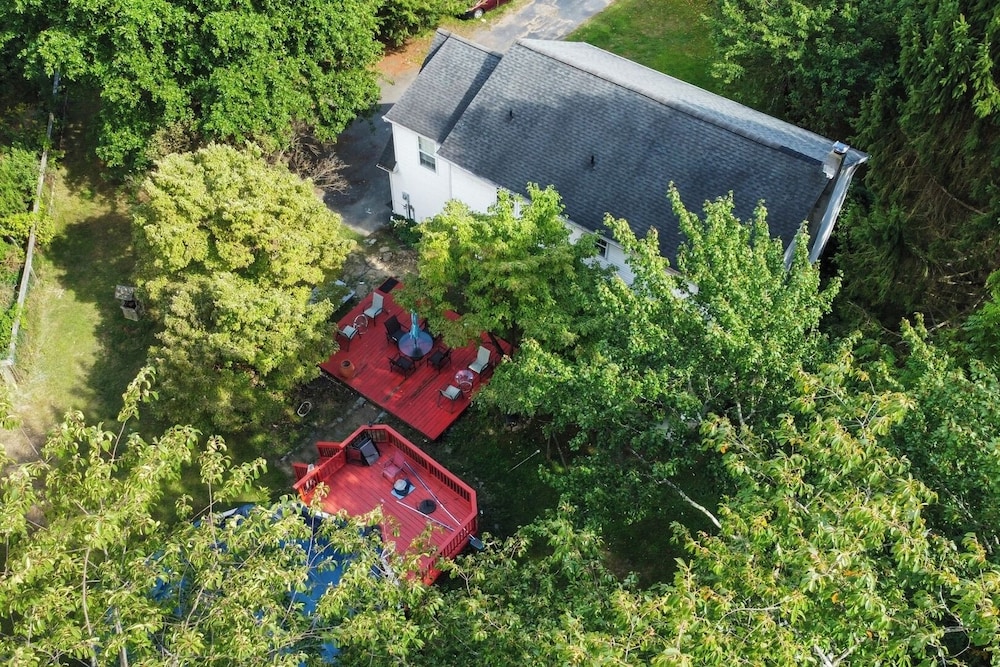 Wallkill 4BR Retreat Large Yard + Pet Friendly